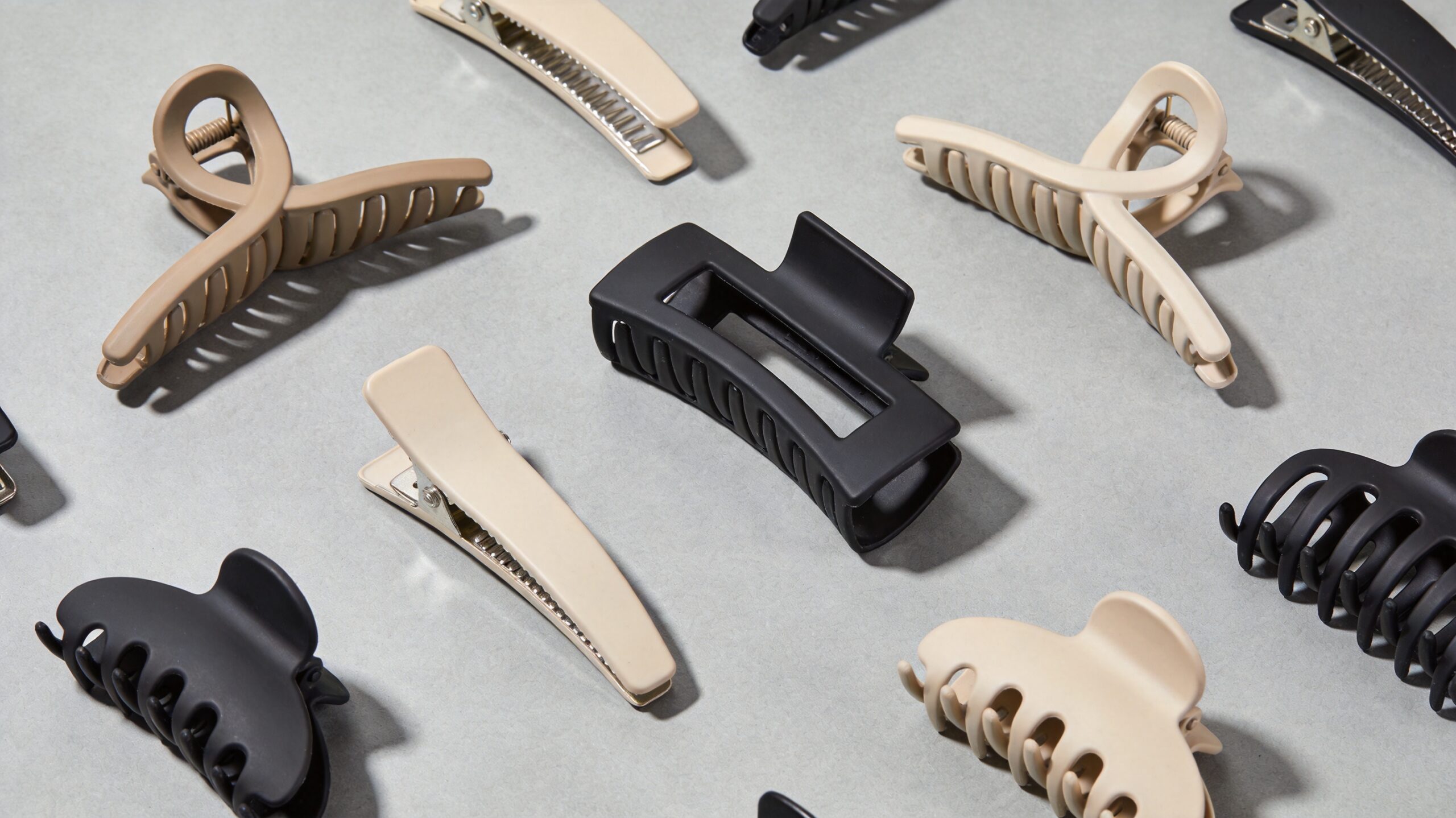 The Complete Guide to Types of Hair Clips for Styling: From Snap Clips to Shark Claw Clips